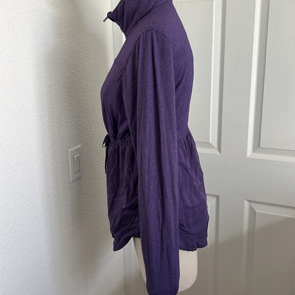 Lululemon reversible jacket - Picture 3 of 9